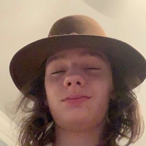 Meet your Posher, Ethan